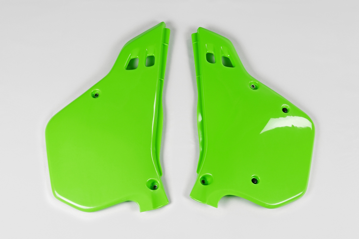 Side panels - green - Kawasaki - REPLICA PLASTICS - KA02730-026 - UFO Plast